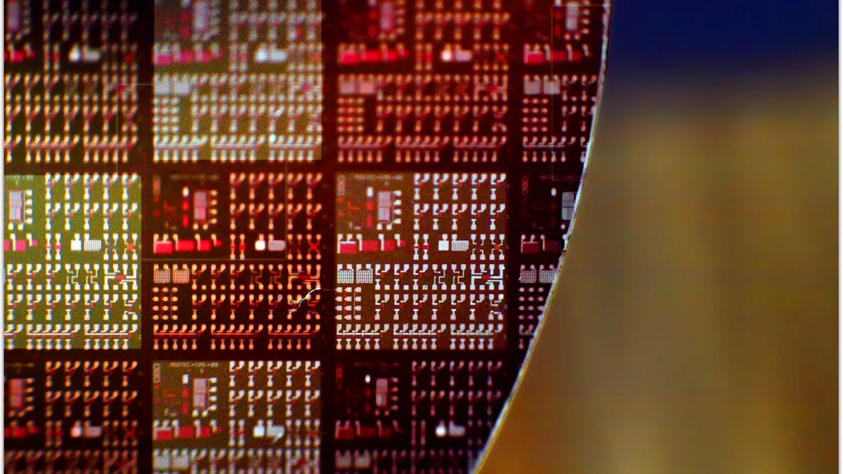 A wafer is a thin slice of semiconductor material , such as a silicon crystal , used in the fabrication of integrated circuits and other microdevices. en.wikipedia.org/wiki/Wafer_(electronics). Dmension of a square: 0,5c