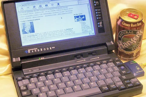 Picture of a Gateway Handbook 486 viewing the English-language Wikipedia main page as seen on the GPL-licensed Dillo browser. Here is the caption for this photo on the English Wikipedia: By using the Dillo web browser, i